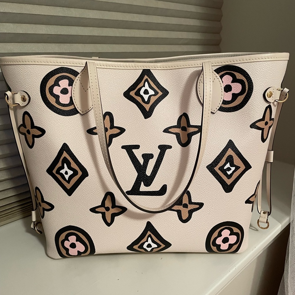 Louis Vuitton Wild at Heart Neverfull cream